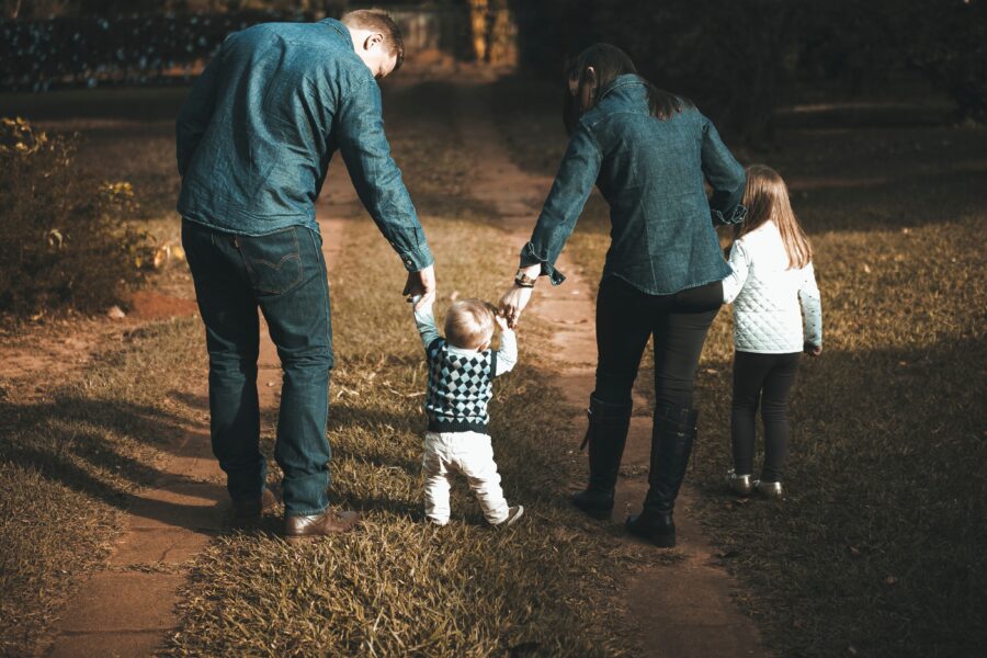 Αποτελεσματική γονεϊκότητα: 8 Πολύτιμες Συμβουλές για γονείς